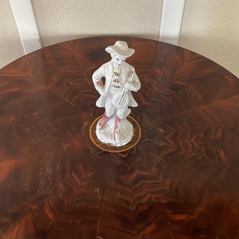 Sculpture - Picture 3 of 4